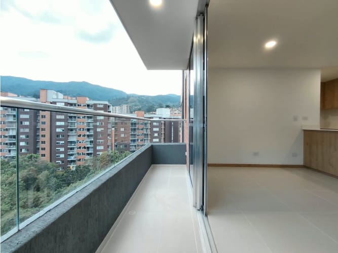 Apartamento de 2 alcobas en arriendo en Camino Verde, Envigado, 80 m² · foto 12 de 24