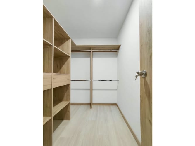 Apartamento de 2 alcobas en arriendo en Camino Verde, Envigado, 80 m² · foto 23 de 24