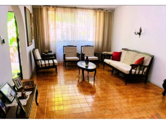 Casa de 5 alcobas en venta en Bosques Del Limonar, Cali, 360 m² · foto 2 de 3
