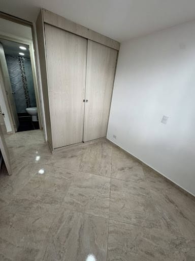 Apartamento de 3 alcobas en arriendo en Pajarito, Medellín, 50 m² · foto 4 de 9