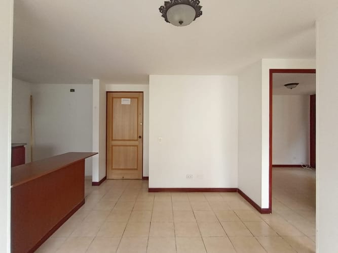 Apartamento de 2 alcobas en venta en La America, Medellín, 55 m² · foto 2 de 19