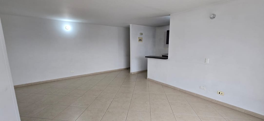 Apartamento de 3 alcobas en venta en Calasanz, Medellín, 75 m² · foto 3 de 24