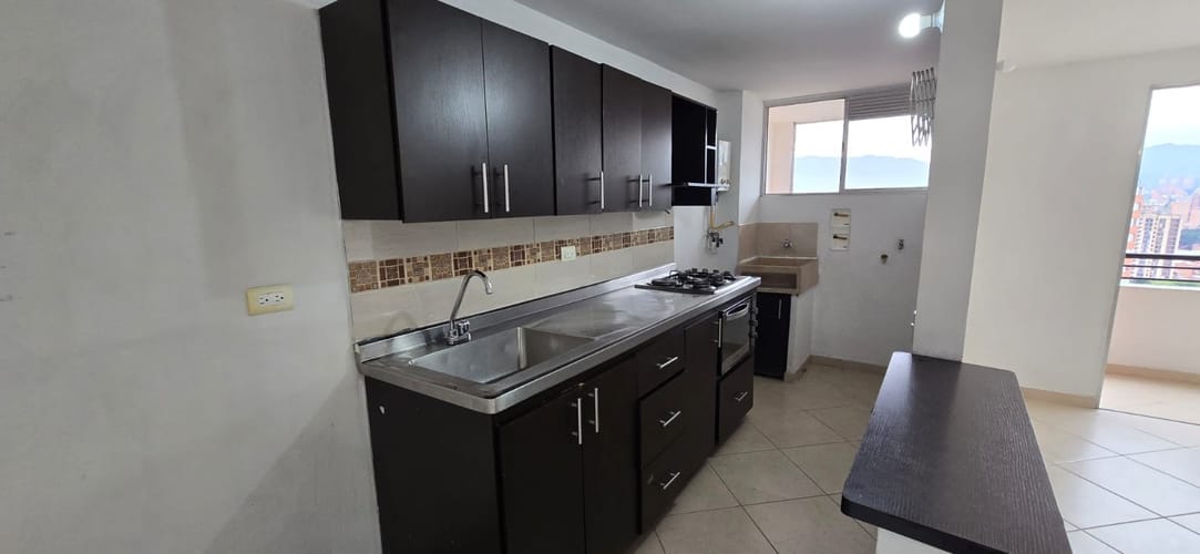 Apartamento de 3 alcobas en venta en Calasanz, Medellín, 75 m² · foto 8 de 24