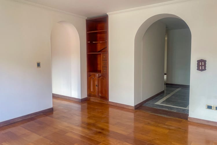 Apartamento de 3 alcobas en venta en Niza, Bogotá, 130 m² · foto 2 de 10