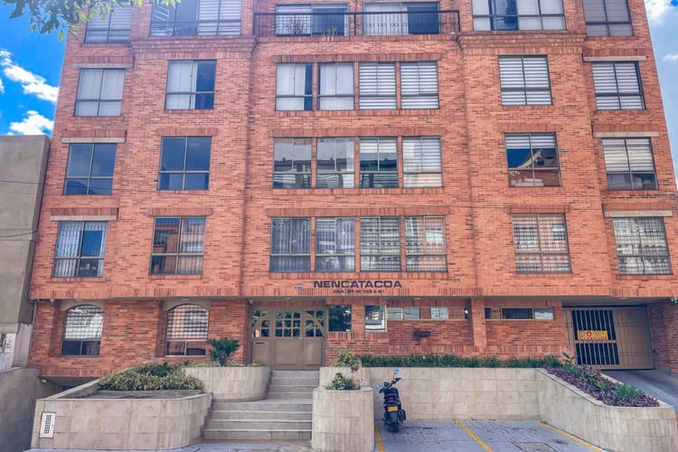 Apartamento de 3 alcobas en venta en Niza, Bogotá, 130 m² · foto 1 de 10