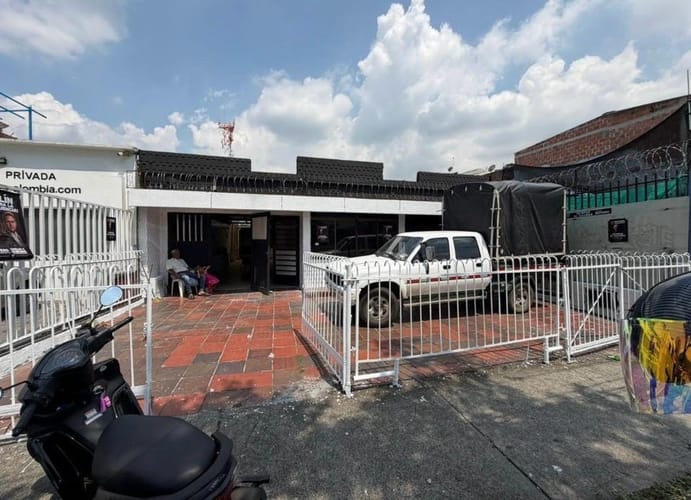 Casa de 4 alcobas en venta en San Vicente, Cali, 320 m² · foto 2 de 6