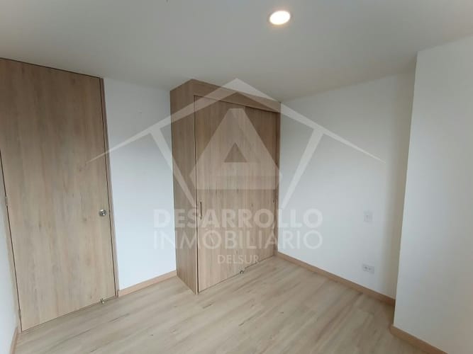 Apartamento de 3 alcobas en arriendo en El Poblado, Medellín, 83 m² · foto 3 de 16