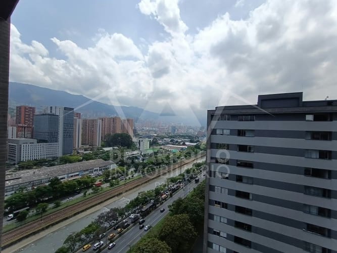 Apartamento de 3 alcobas en arriendo en El Poblado, Medellín, 83 m² · foto 14 de 16