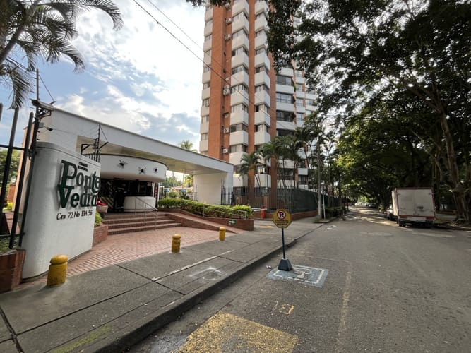 Apartamento de 3 alcobas en arriendo en Quintas De Don Simon, Cali, 100 m² · foto 2 de 24