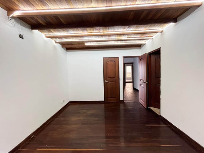 Casa de 4 alcobas en arriendo en Mugá, Envigado, 550 m² · foto 8 de 20