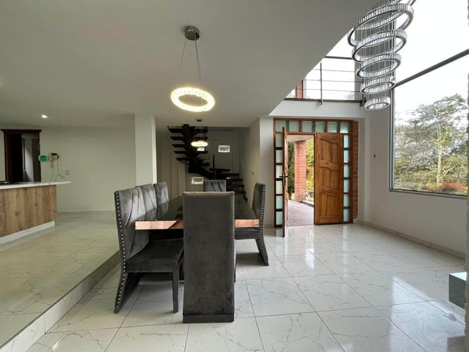 Casa de 4 alcobas en arriendo en Mugá, Envigado, 550 m² · foto 4 de 20