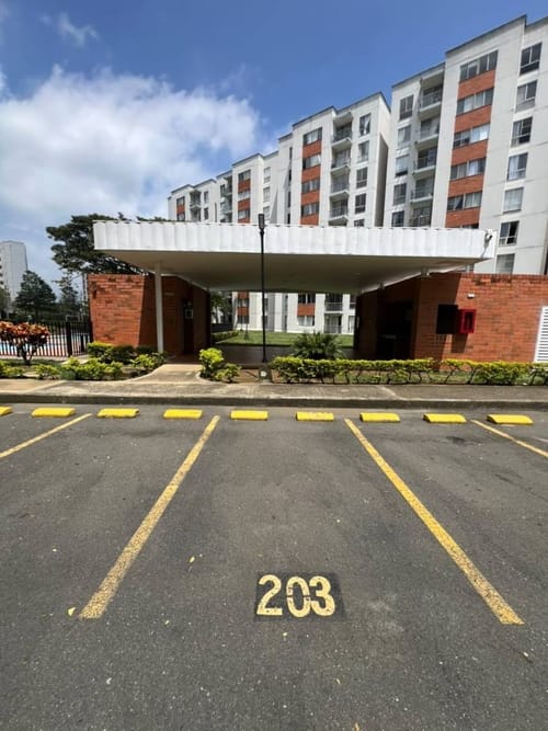 Apartamento de 2 alcobas en arriendo en Cr. Los Naranjos, Jamundí, 72 m² · foto 16 de 24