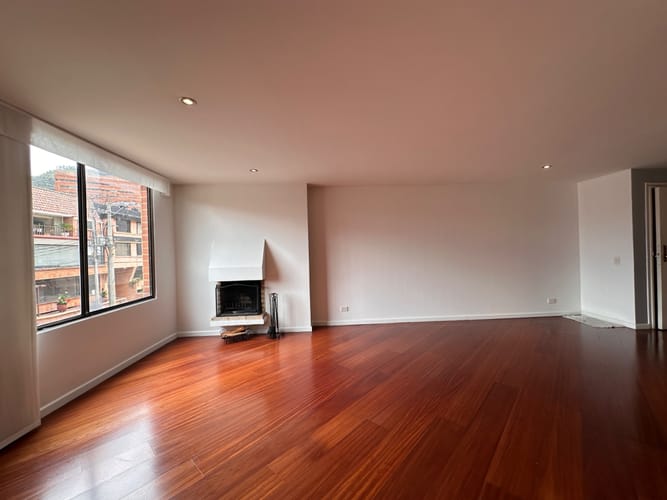 Apartamento de 2 alcobas en arriendo en Santa Barbara, Bogotá, 90 m² · foto 4 de 21