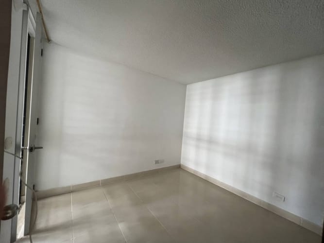 Apartamento de 2 alcobas en arriendo en Conjunto La Guabinera, Yumbo, 57 m² · foto 7 de 18