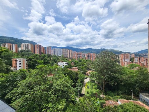 Apartamento de 2 alcobas en arriendo en Loma Del Esmeraldal, Envigado, 90 m² · foto 7 de 24