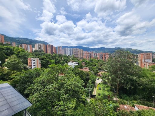 Apartamento de 2 alcobas en arriendo en Loma Del Esmeraldal, Envigado, 90 m² · foto 8 de 24
