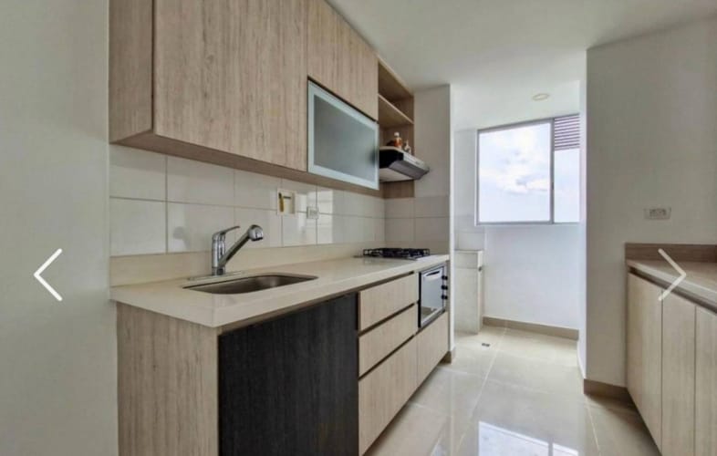 Apartamento de 3 alcobas en venta en Las Lomitas, Sabaneta, 85 m² · foto 4 de 13