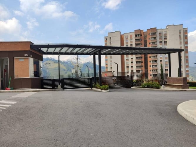 Apartamento de 3 alcobas en venta en Las Lomitas, Sabaneta, 85 m² · foto 8 de 13