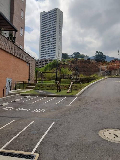Apartamento de 3 alcobas en venta en Las Lomitas, Sabaneta, 85 m² · foto 9 de 13