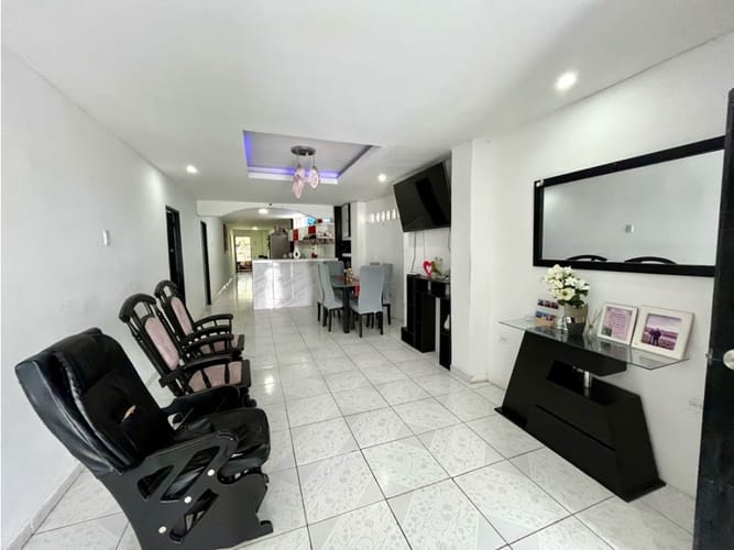 Casa de 4 alcobas en venta en Olaya Herrera, Barranquilla, 315 m² · foto 3 de 11