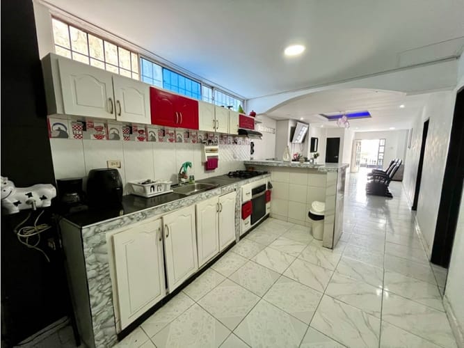 Casa de 4 alcobas en venta en Olaya Herrera, Barranquilla, 315 m² · foto 4 de 11