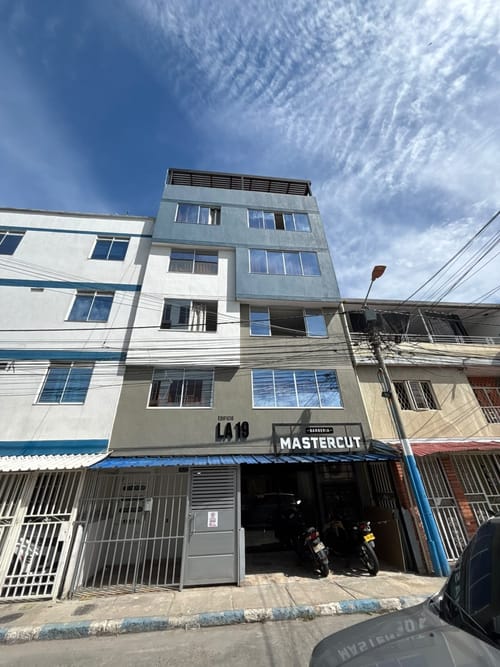 Apartamento de 4 alcobas en venta en El Gallineral, Girón, 159 m² · foto 2 de 22
