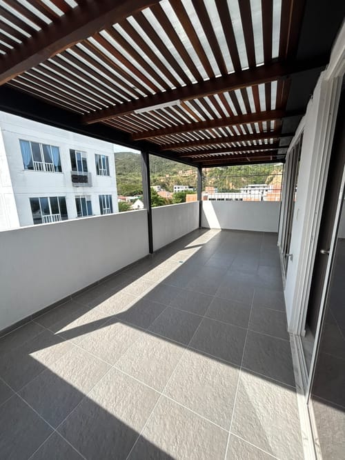 Apartamento de 4 alcobas en venta en El Gallineral, Girón, 159 m² · foto 18 de 22