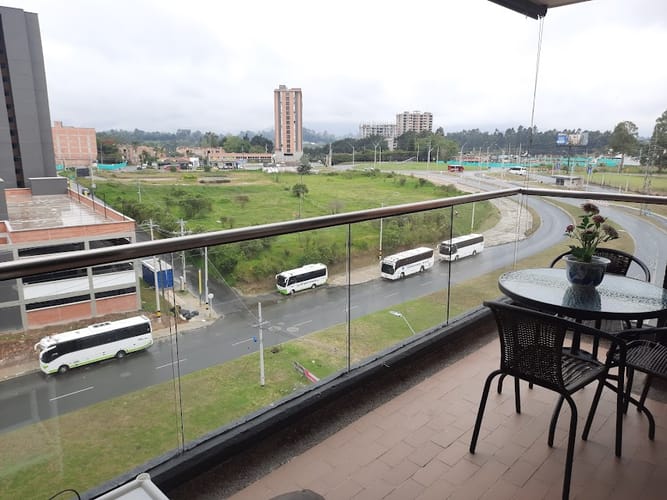 Apartamento de 2 alcobas en arriendo en El Porvenir, Rionegro, 76 m² · foto 2 de 11