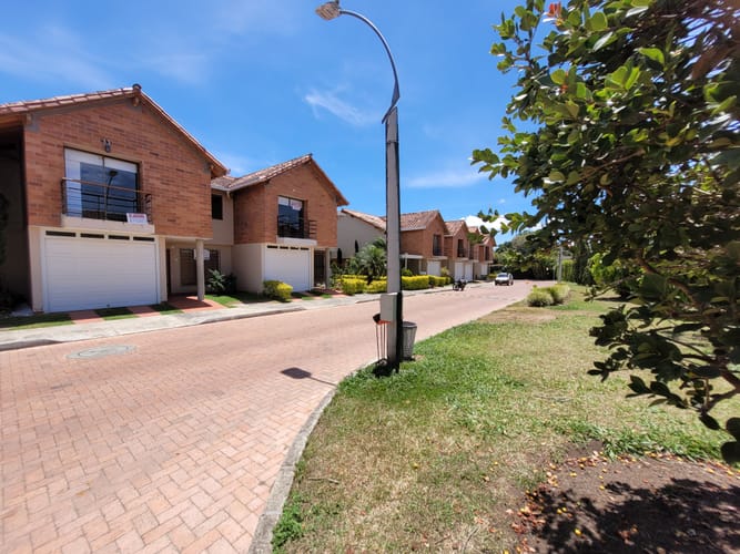 Casa de 3 alcobas en arriendo en El Porvenir, Rionegro, 147 m² · foto 2 de 24