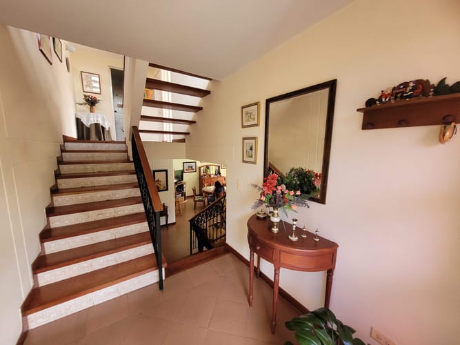 Casa de 5 alcobas en venta en Campo Amor, Medellín, 280 m² · foto 13 de 24