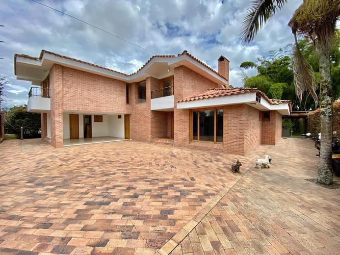 Casa de 4 alcobas en venta en El Faro, Rionegro, 1100 m² · foto 1 de 20