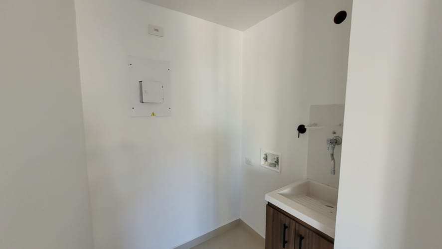 Apartamento de 3 alcobas en venta en La Navarra, Bello, 81 m² · foto 4 de 24