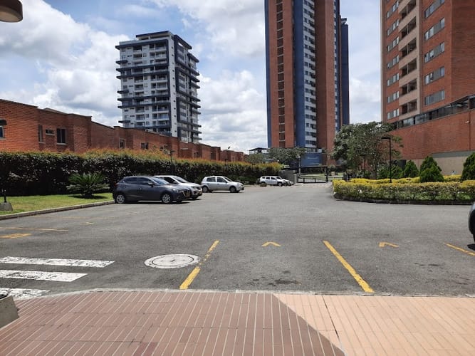 Apartamento de 3 alcobas en venta en El Porvenir, Rionegro, 112 m² · foto 2 de 24
