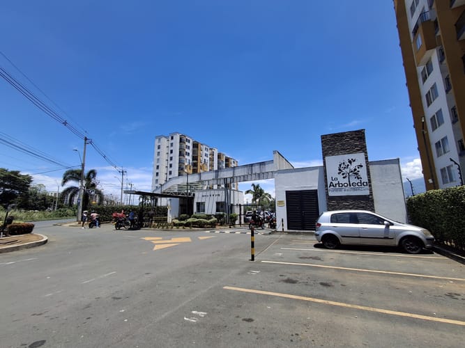 Apartamento de 3 alcobas en arriendo en Bochalema, Cali, 65 m² · foto 2 de 24