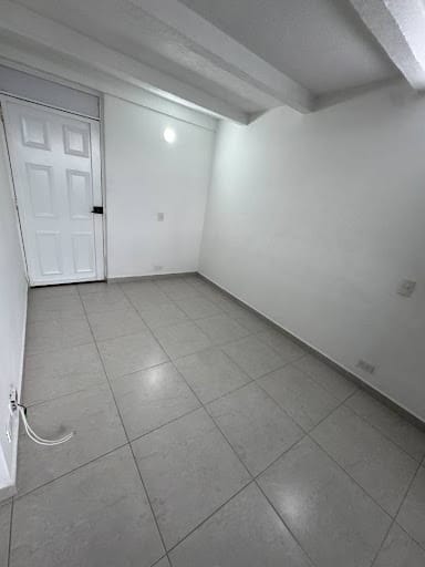 Apartamento de 3 alcobas en arriendo en Cucaracho, Medellín, 55 m² · foto 2 de 12