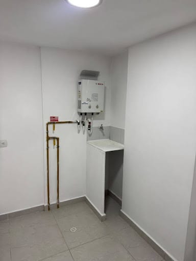 Apartamento de 3 alcobas en arriendo en Cucaracho, Medellín, 55 m² · foto 4 de 12