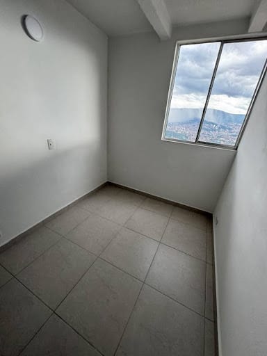 Apartamento de 3 alcobas en arriendo en Cucaracho, Medellín, 55 m² · foto 5 de 12