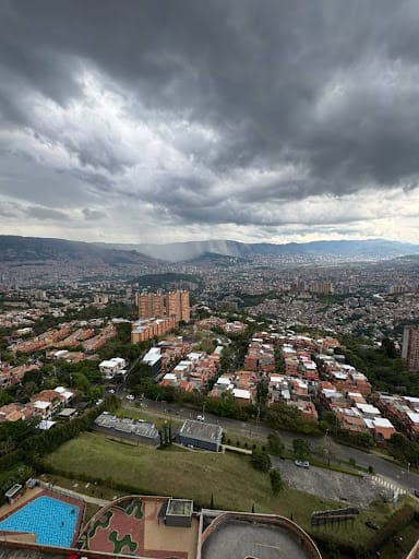 Apartamento de 3 alcobas en arriendo en Cucaracho, Medellín, 55 m² · foto 8 de 12