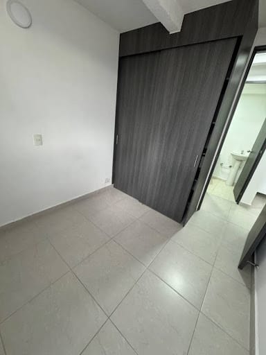 Apartamento de 3 alcobas en arriendo en Cucaracho, Medellín, 55 m² · foto 9 de 12