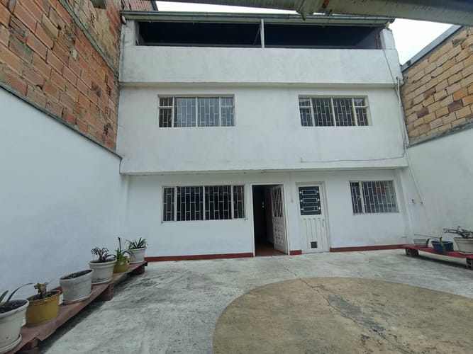 Casa de 7 alcobas en venta en Engativá, Bogotá, 293 m² · foto 6 de 20