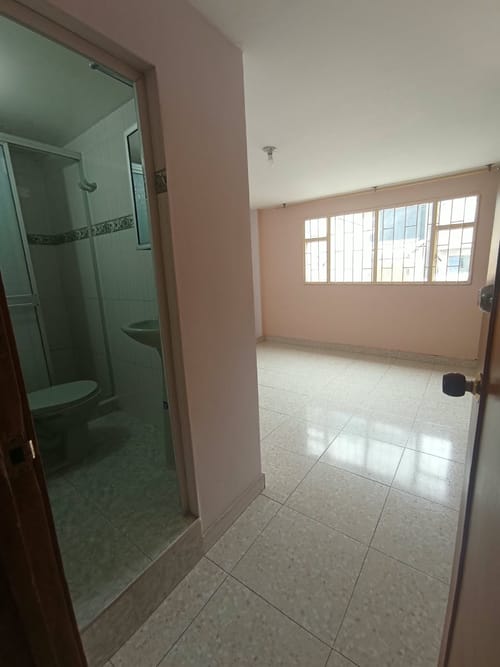 Casa de 7 alcobas en venta en Engativá, Bogotá, 293 m² · foto 10 de 20