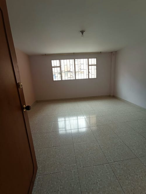 Casa de 7 alcobas en venta en Engativá, Bogotá, 293 m² · foto 17 de 20