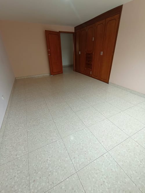 Casa de 7 alcobas en venta en Engativá, Bogotá, 293 m² · foto 19 de 20
