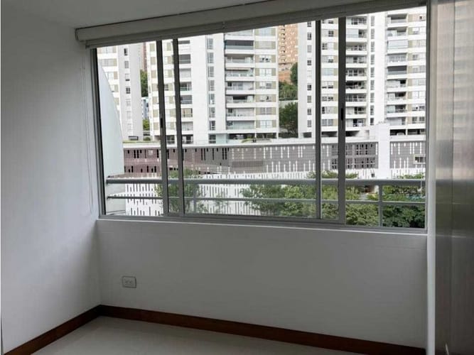 Apartamento de 2 alcobas en arriendo en Asomadera No.2, Medellín, 75 m² · foto 6 de 12
