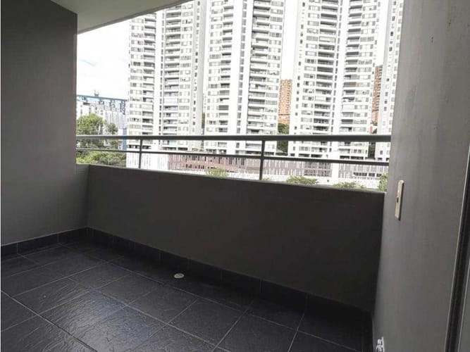 Apartamento de 2 alcobas en arriendo en Asomadera No.2, Medellín, 75 m² · foto 11 de 12
