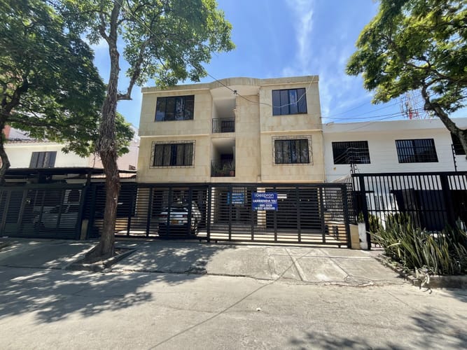 Apartaestudio en arriendo en Prados Del Norte, Cali, 40 m² · foto 2 de 24