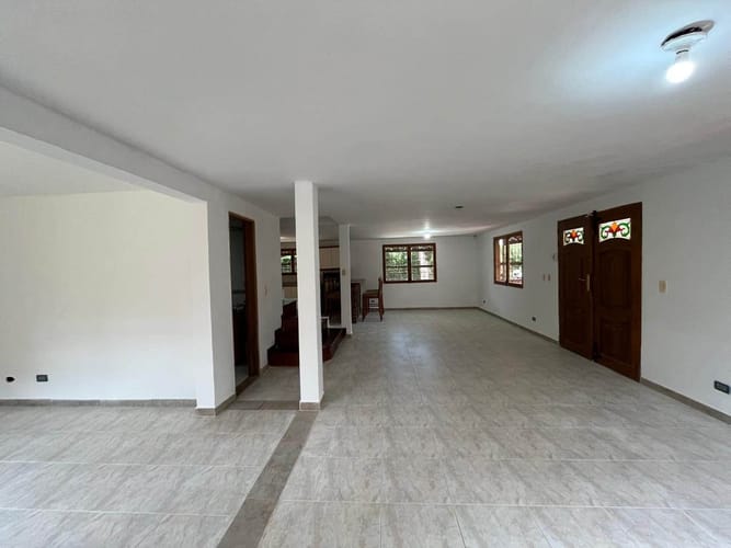 Casa de 3 alcobas en arriendo en El Retiro, 250 m² · foto 3 de 19