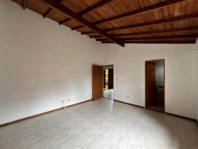 Casa de 3 alcobas en arriendo en El Retiro, 250 m² · foto 9 de 19