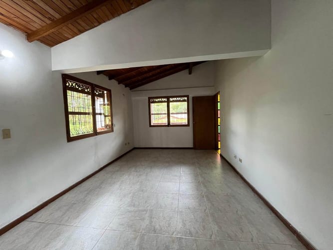 Casa de 3 alcobas en arriendo en El Retiro, 250 m² · foto 10 de 19