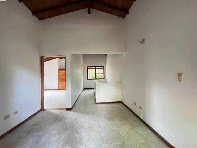 Casa de 3 alcobas en arriendo en El Retiro, 250 m² · foto 11 de 19